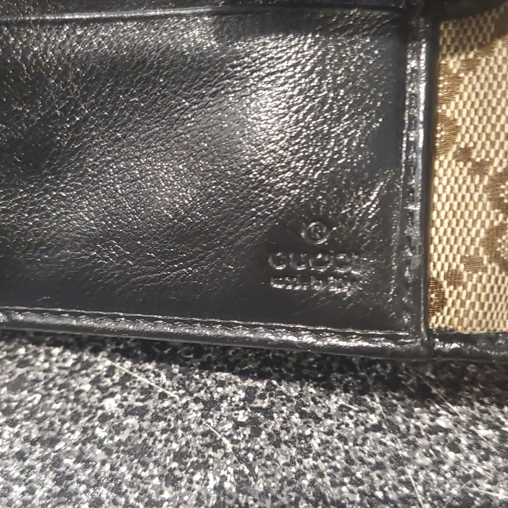 Gucci wallet monogram